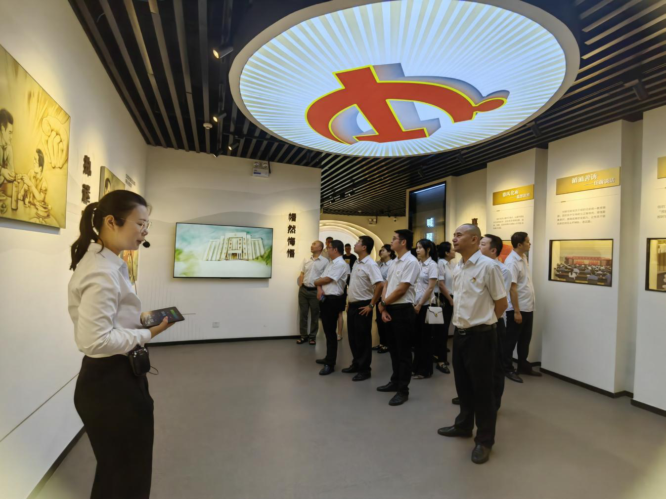 市秦巴農(nóng)擔(dān)公司開展“學(xué)習(xí)黨規(guī)黨紀、筑牢廉潔底線”黨紀學(xué)習(xí)主題黨日活動